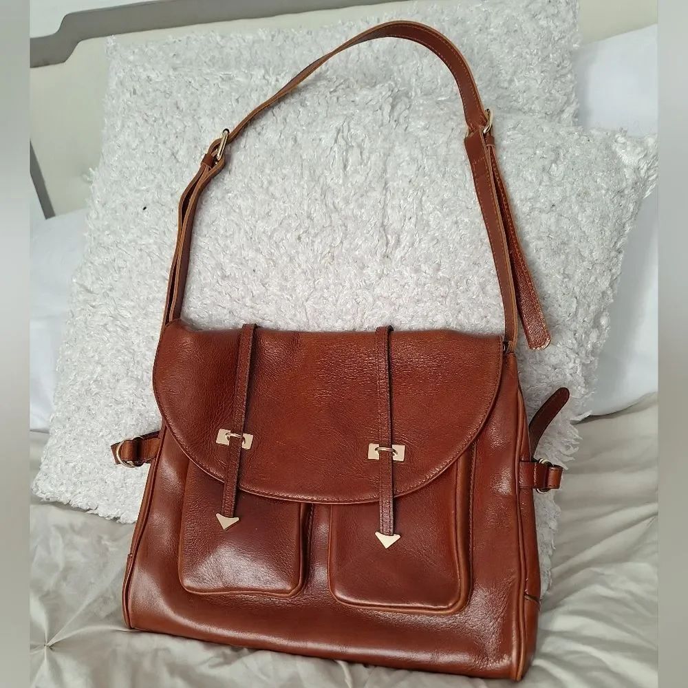 Elegant Brown Leather Shoulder Bag